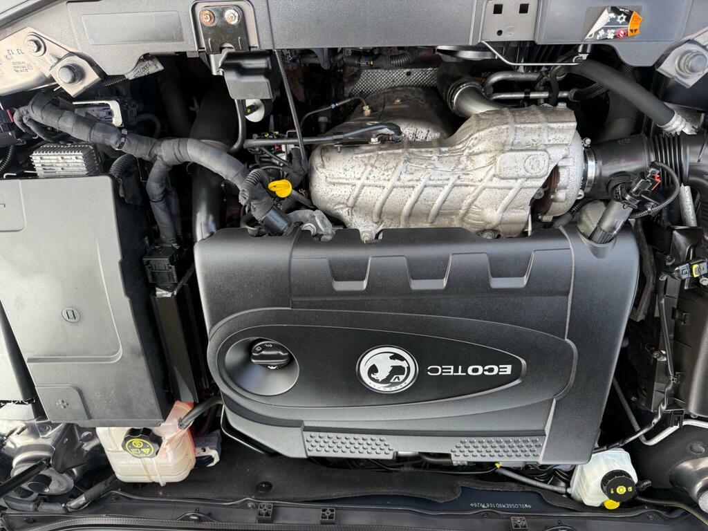 Vauxhall Insignia Hatchback Silver #23