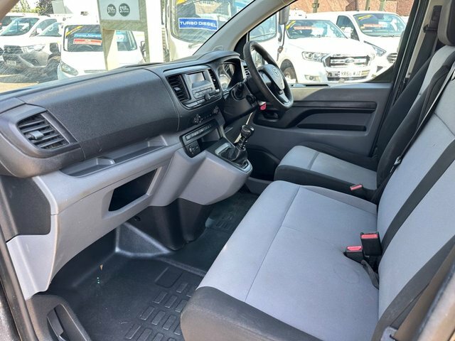 Toyota PROACE 1.6D 95 Van Black #18