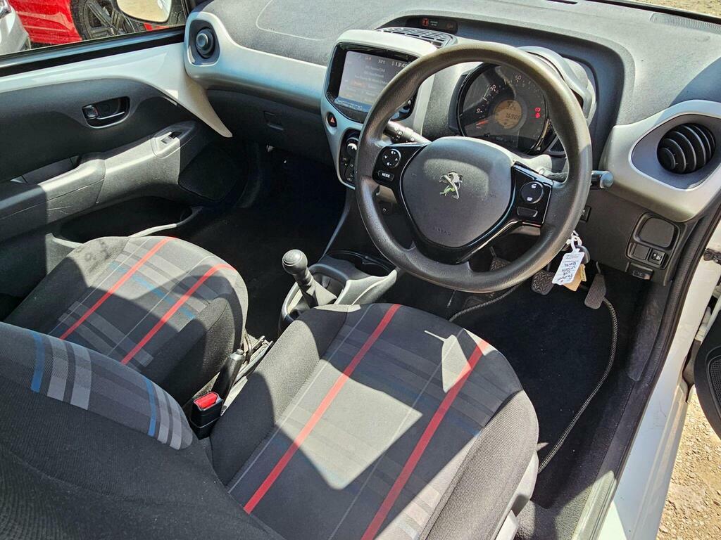Peugeot 108 1.0 Vti Active Euro 5 Euro 5 BW14MFJ White #2