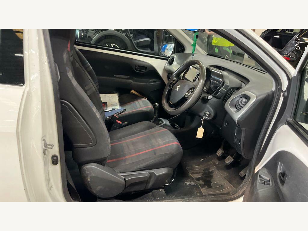 Peugeot 108 Active Black #7