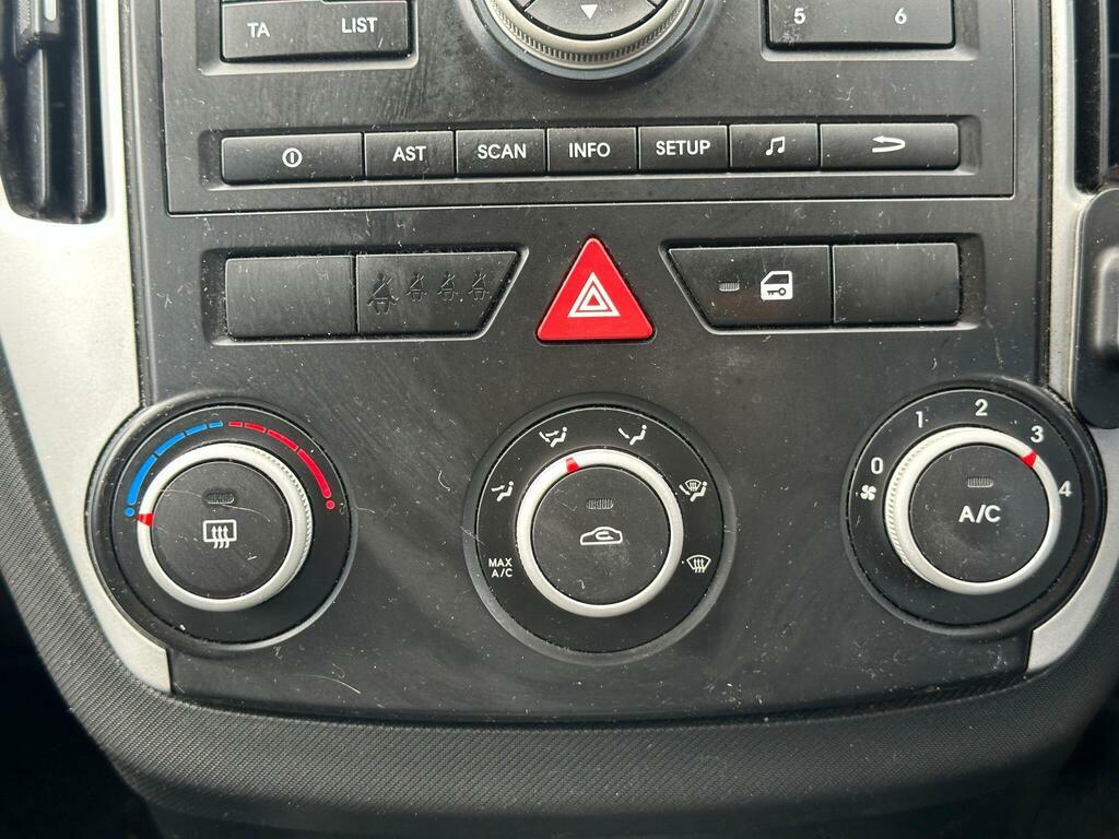 Kia Ceed 1.6 Crdi Ls Estate 128 Gkm, 11 Brown #17