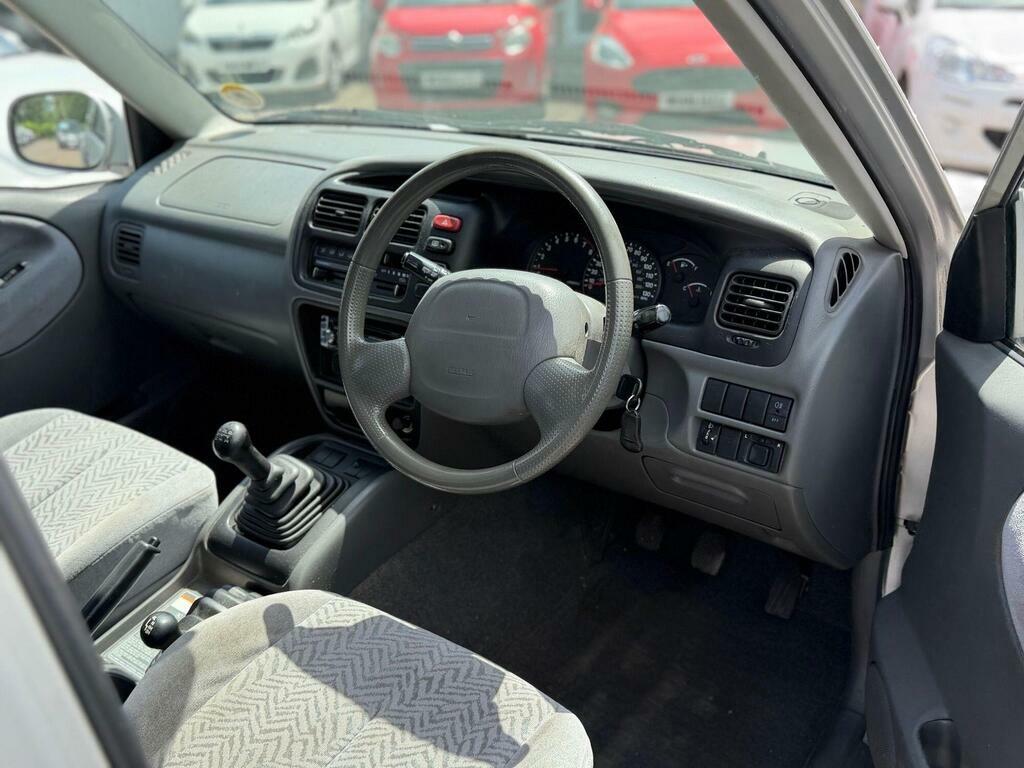 Suzuki Grand Vitara 2.0 Td 107 Red #7