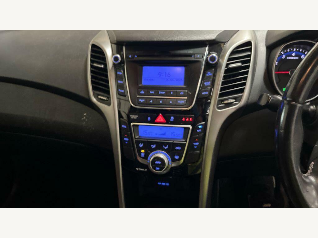 Hyundai I30 1.6 Se Euro 5 Panoramic Roof White #5