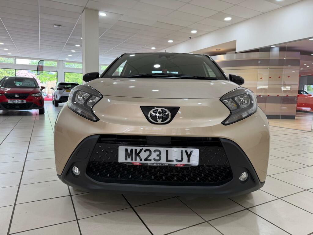 Toyota Aygo X 1.0 Vvt-i Edge Hatchback X-shift Euro 6 RK73ZXJ Beige #2