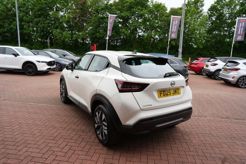 Nissan Juke 1.0 Dig-t Acenta Premium Suv Dct E FD25JWZ White #5