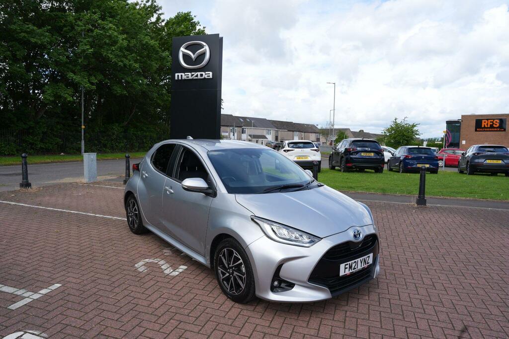 Toyota Yaris 1.5 Vvt-h Design Hatchback Hybrid E-cvt Silver