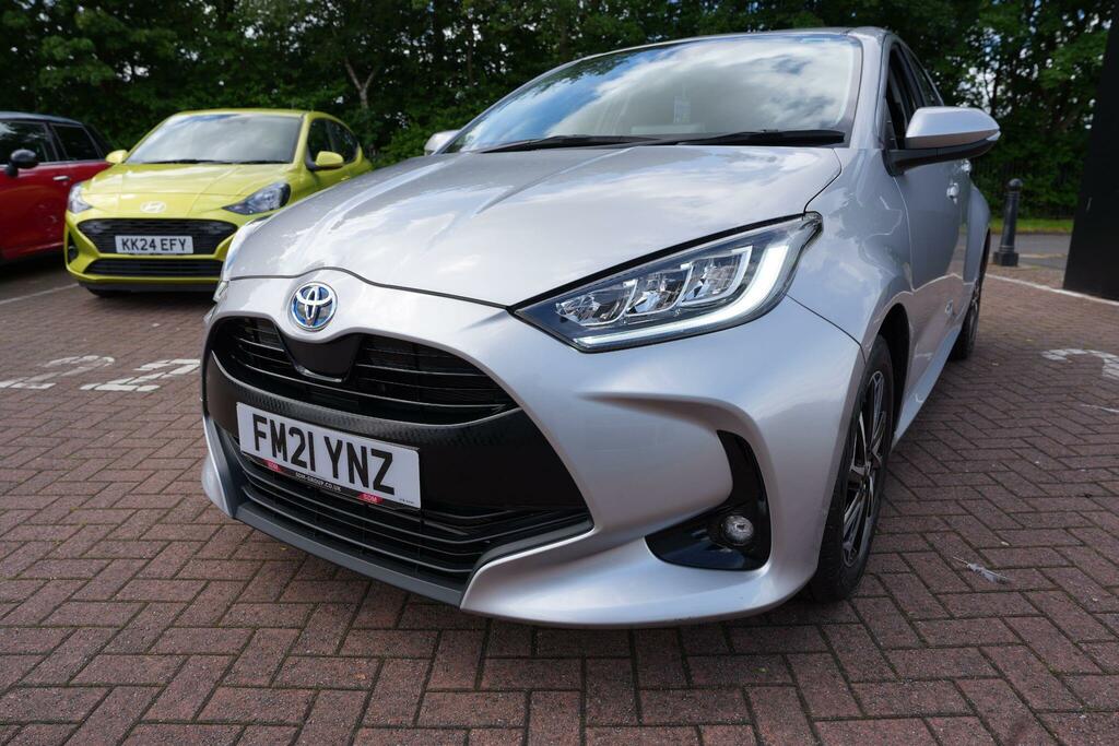 Toyota Yaris 1.5 Vvt-h Design Hatchback Hybrid E-cvt FM21YNZ Silver #4