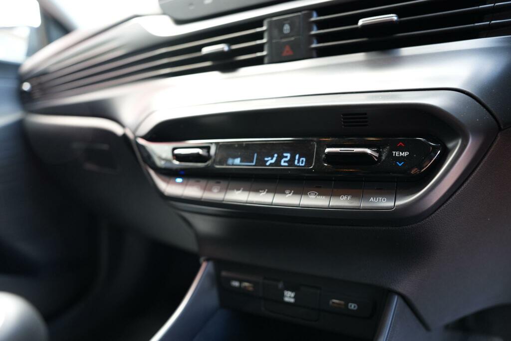 Hyundai Bayon T-gdi Mhev Ultimate Black #34