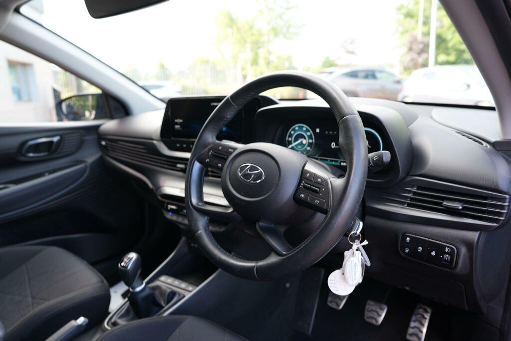 Hyundai Bayon T-gdi Mhev Ultimate Black #24