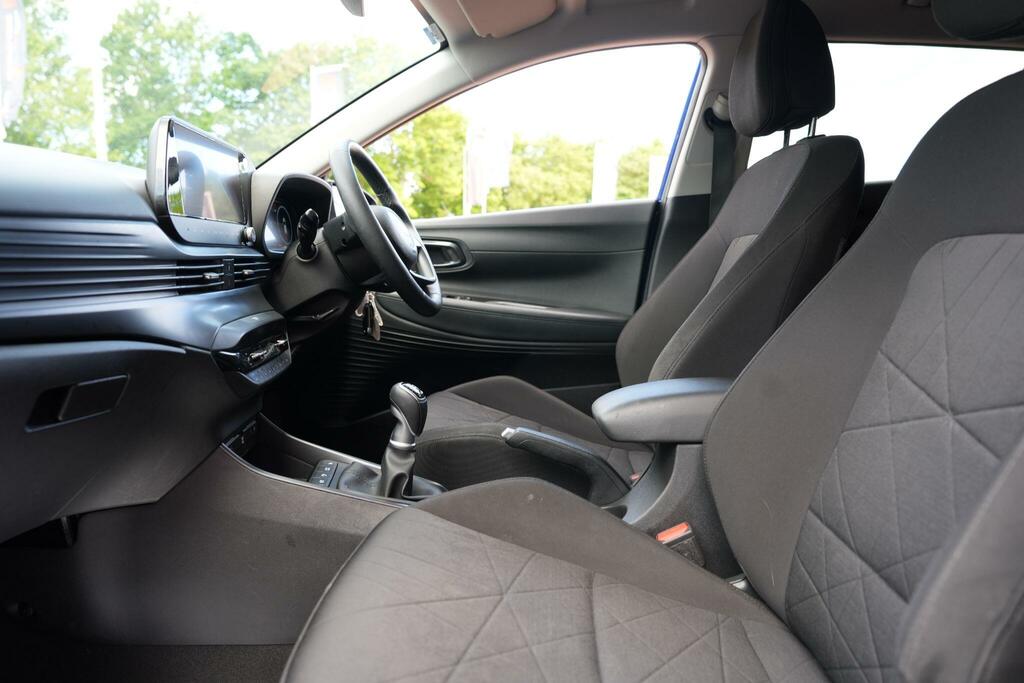 Hyundai Bayon T-gdi Mhev Ultimate Black #52