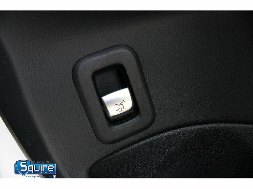 Mercedes-Benz C Class 2.1L Amg Line White #35