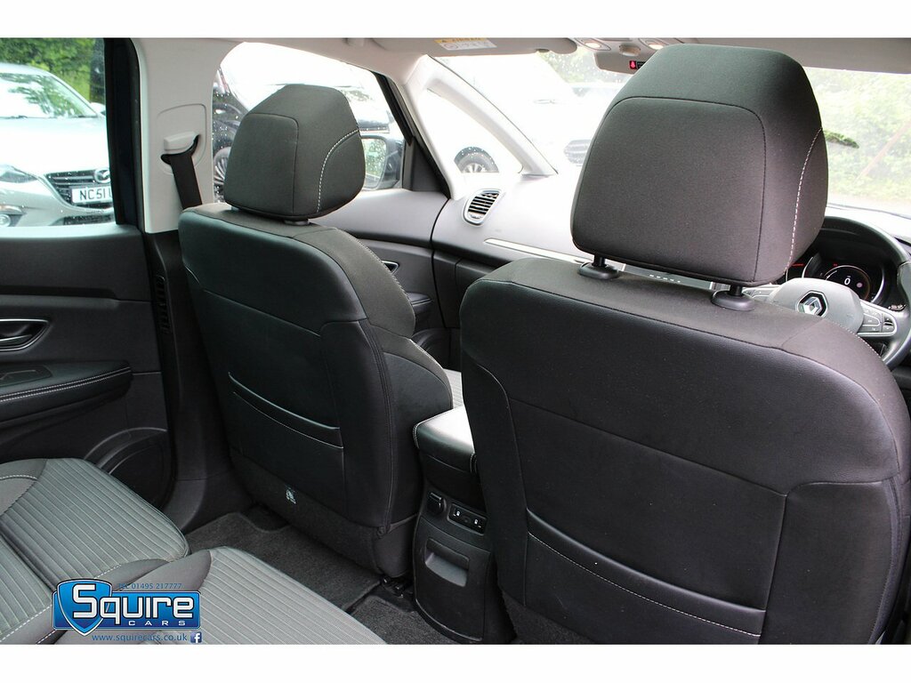 Renault Grand Scenic Iconic #17