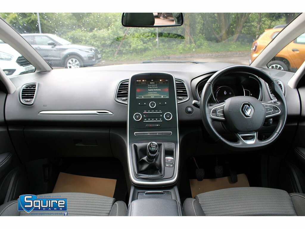 Renault Grand Scenic Iconic #23