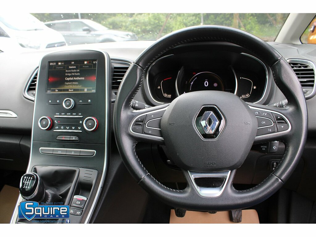 Renault Grand Scenic Iconic #8