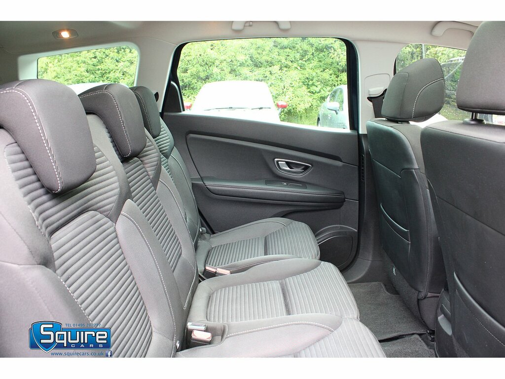 Renault Grand Scenic Iconic #18