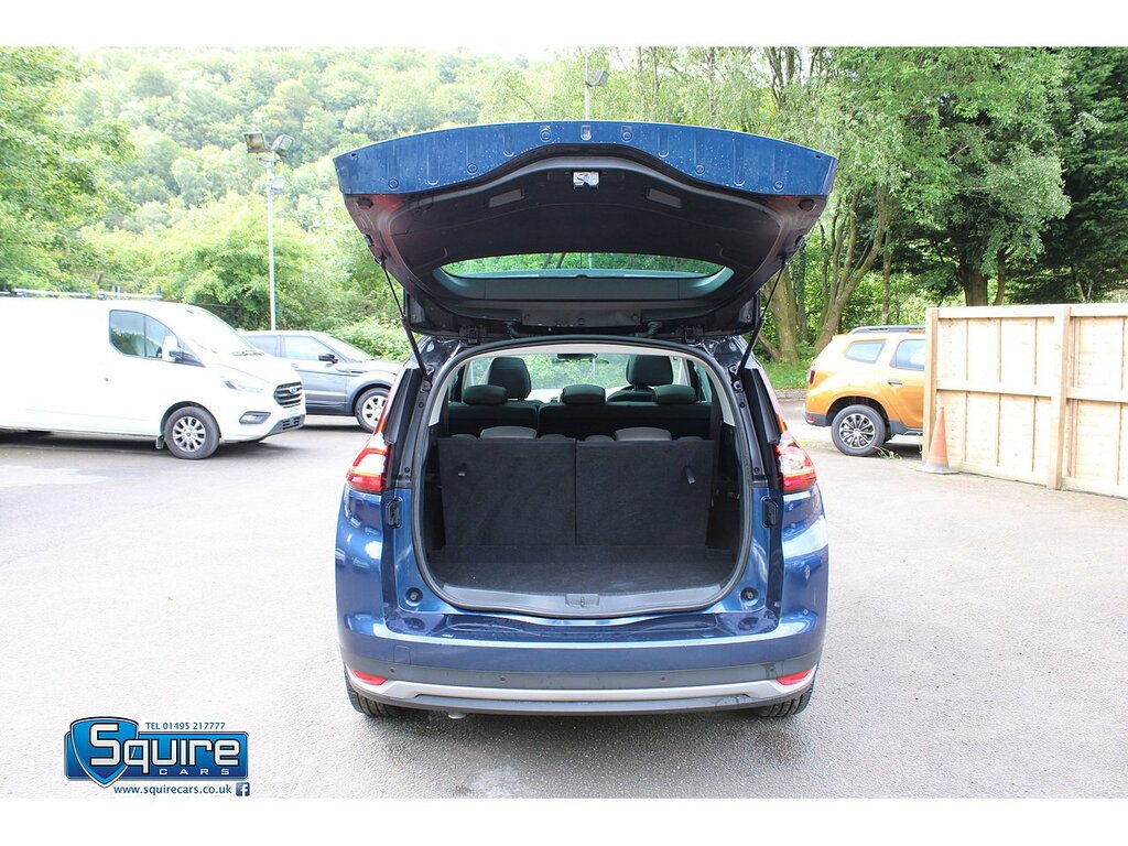Renault Grand Scenic Iconic #12