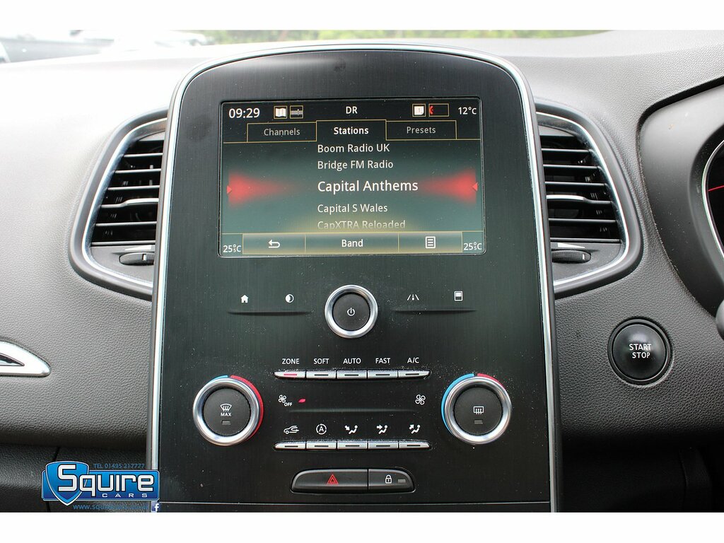 Renault Grand Scenic Iconic #11