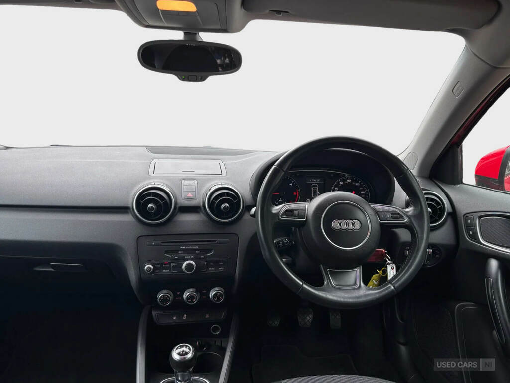 Audi A1 1.6 Tdi Sport RE64XJH Red #6