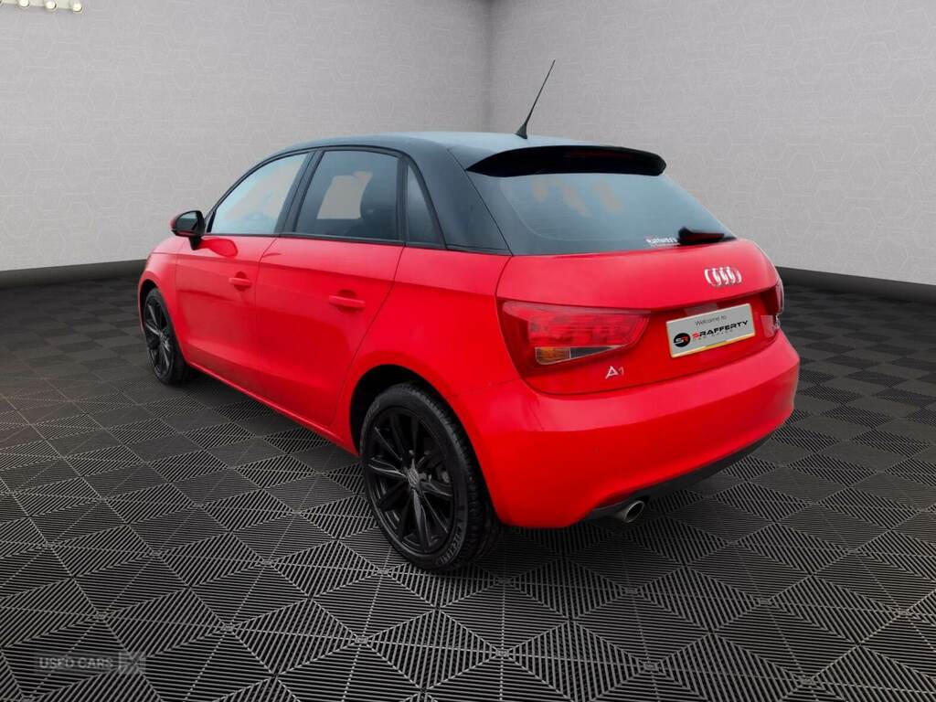 Audi A1 1.6 Tdi Sport RE64XJH Red #3