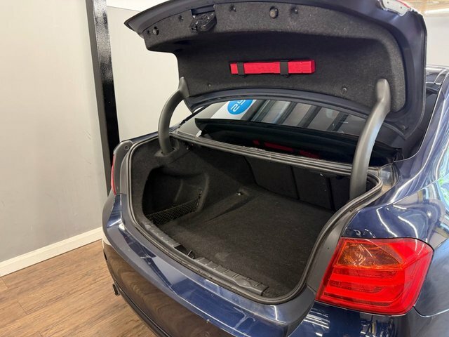 BMW 3 Series Sport Black #10