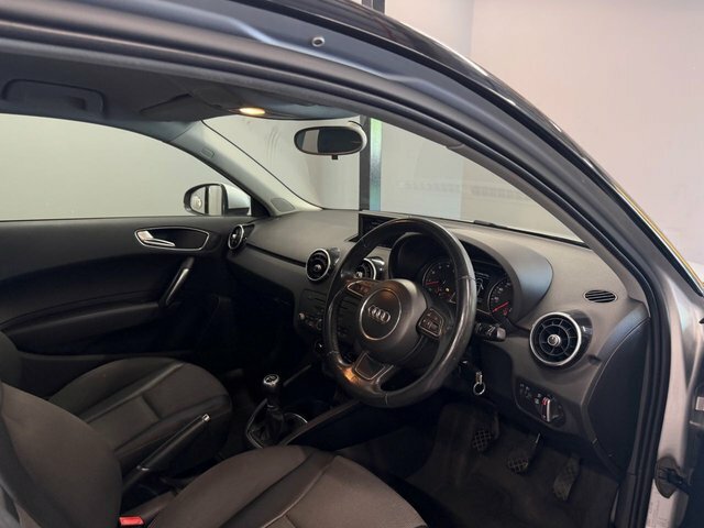 Audi A1 1.4 Tfsi Sport Euro 5 Ss Black #10