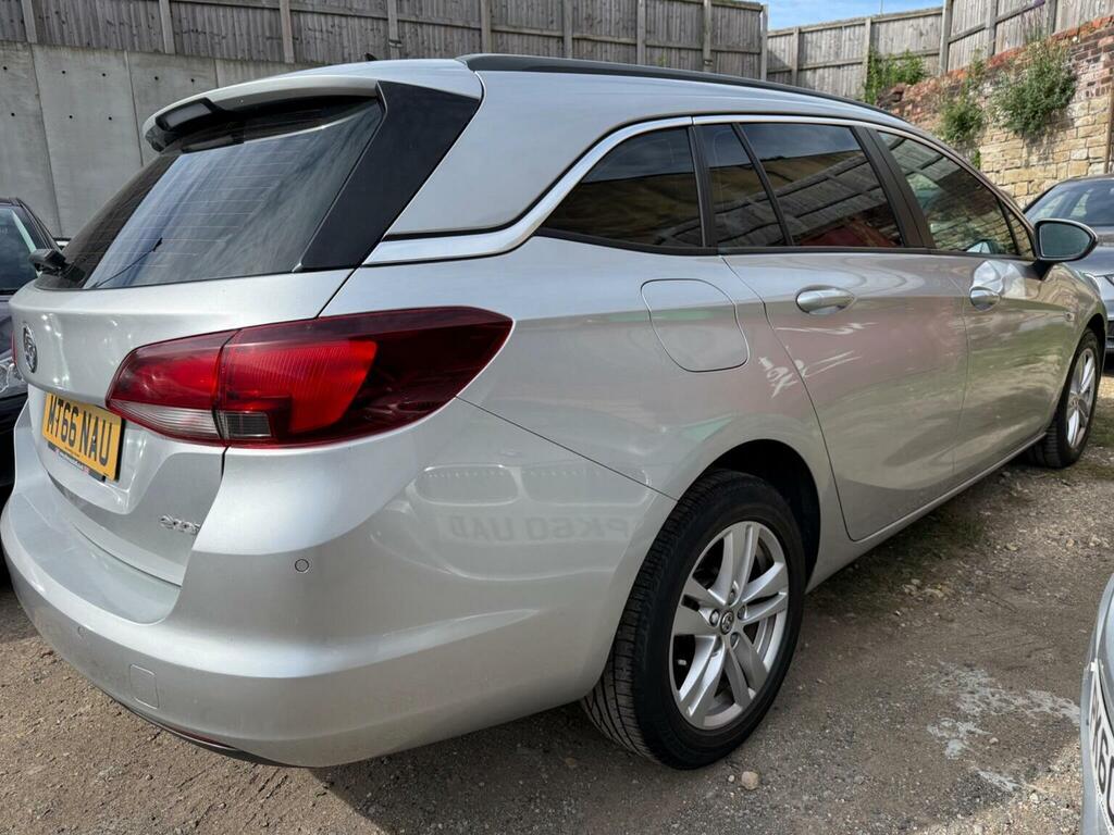 Vauxhall Astra Estate 1.6 Cdti Ecoflex Tech Line Sports Tourer Eu MT66NAU Silver #3