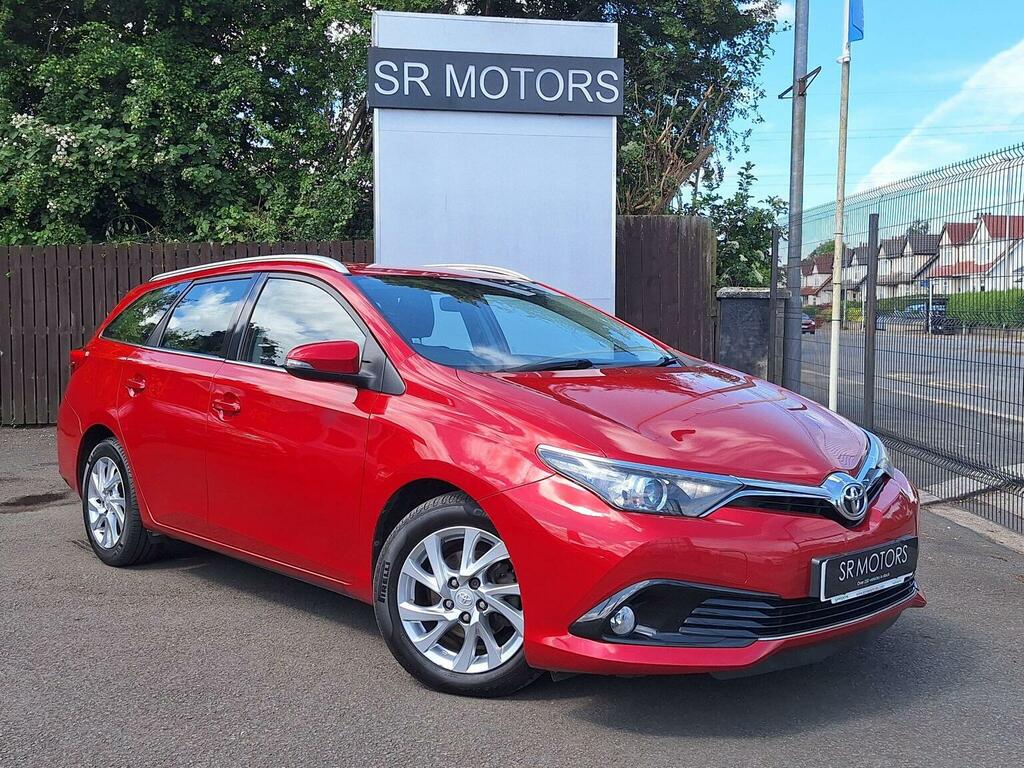 Toyota Auris Estate 1.6 D-4d Business Edition Touring Sports Eu WK16BZF Red