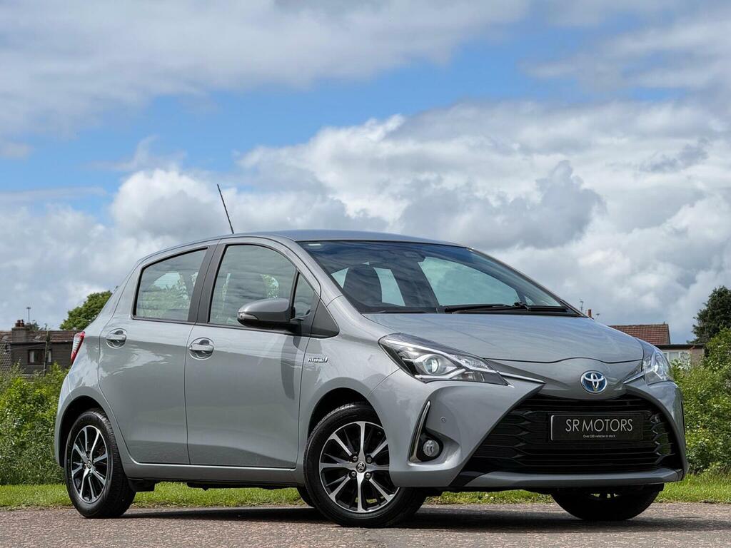 Toyota Yaris Hatchback 1.5 Vvt-h Icon Tech E-cvt Euro 6 Ss 5 Grey