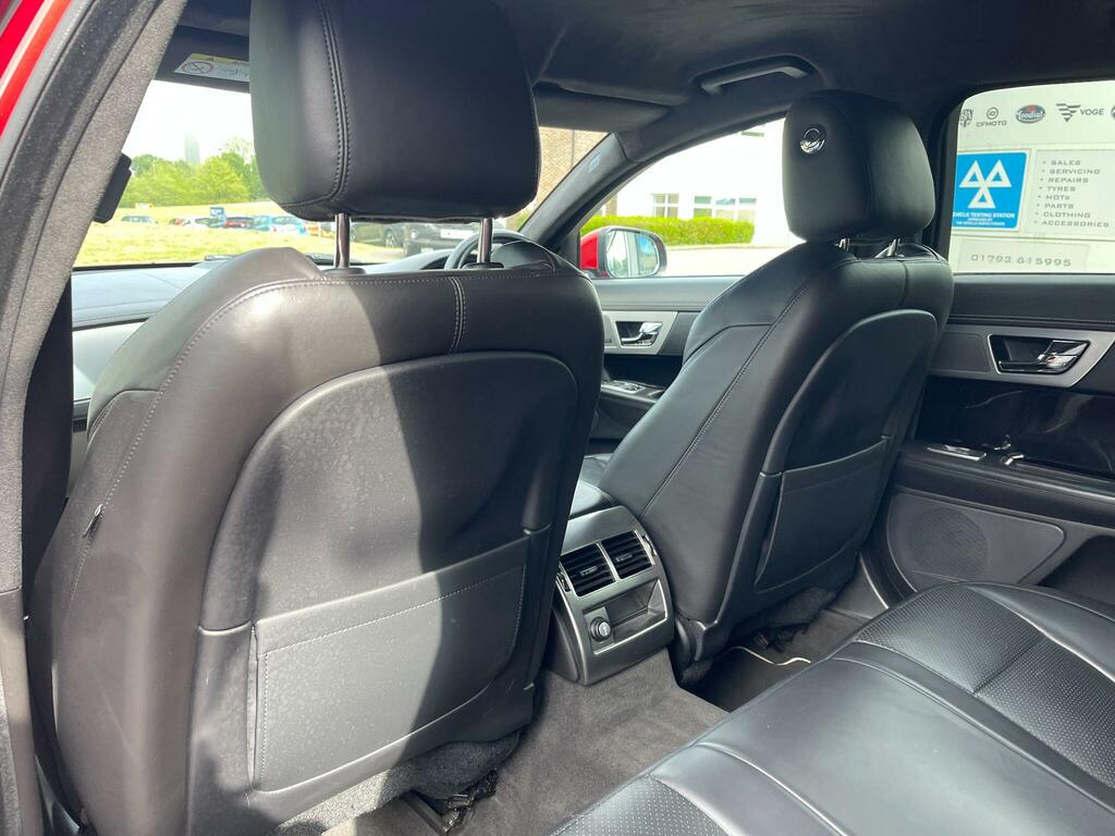 Jaguar XF 2.2L Premium Luxury Black #17