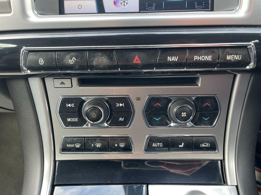 Jaguar XF 2.2L Premium Luxury Black #20