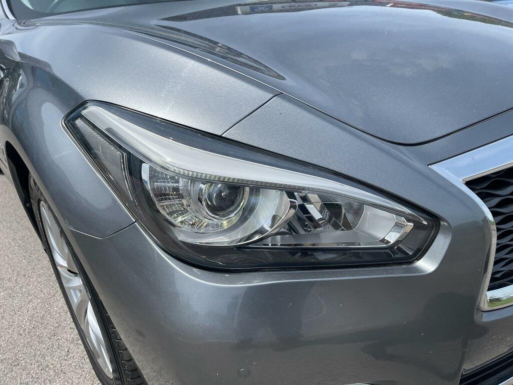 Infiniti Q70 3.5L Premium Tech White #35