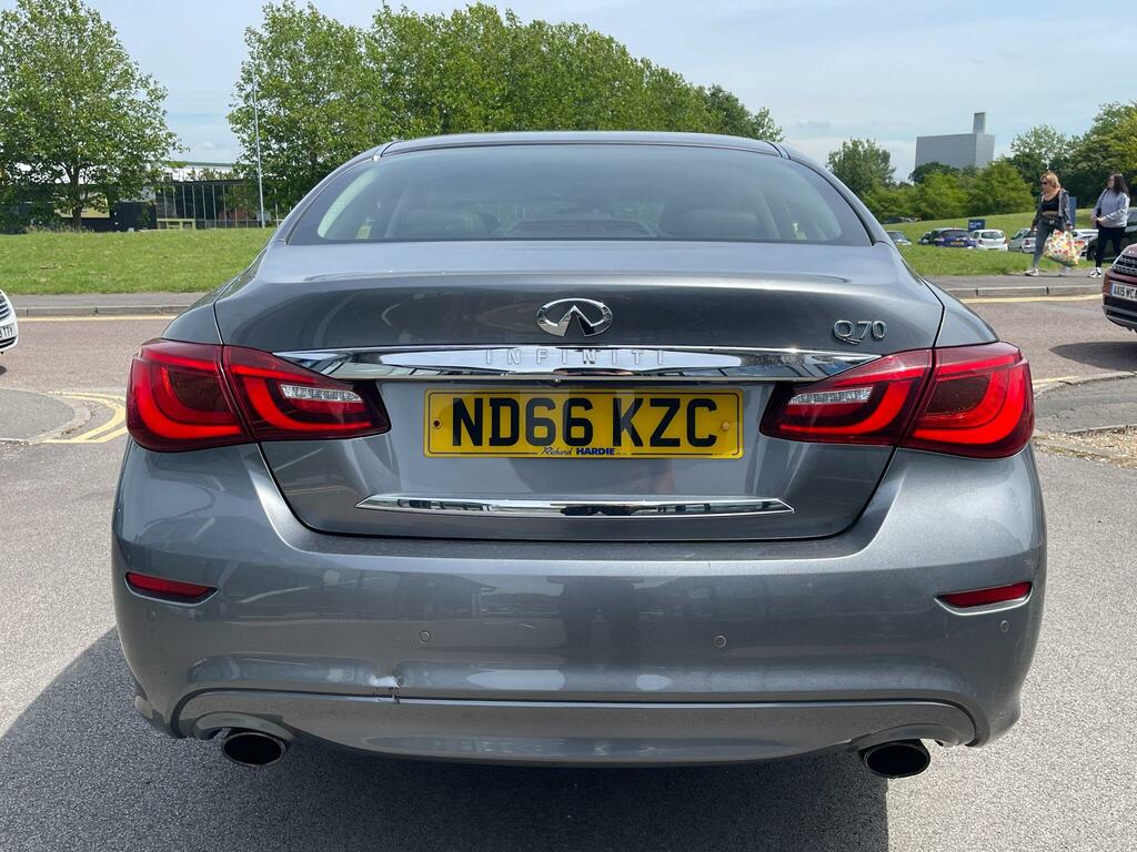 Infiniti Q70 3.5L Premium Tech White #5