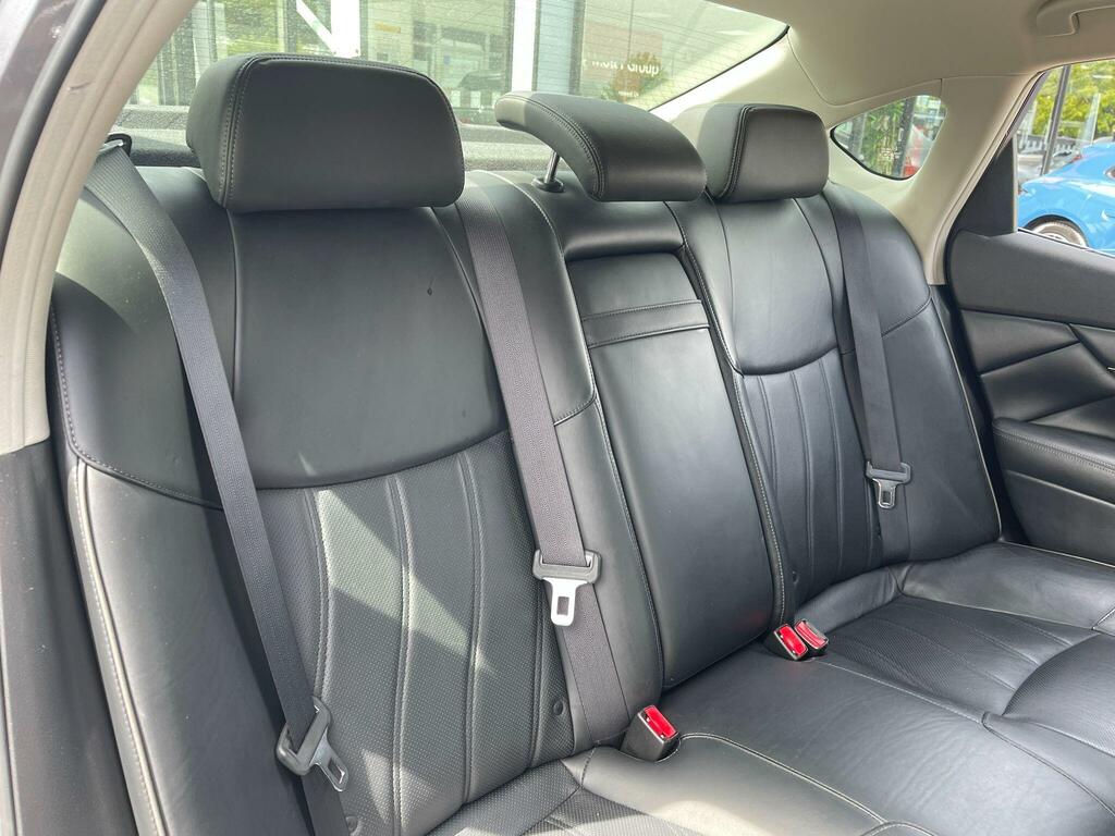 Infiniti Q70 3.5L Premium Tech White #13