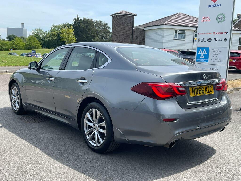 Infiniti Q70 3.5L Premium Tech White #4