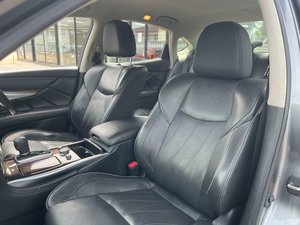 Infiniti Q70 3.5L Premium Tech White #10