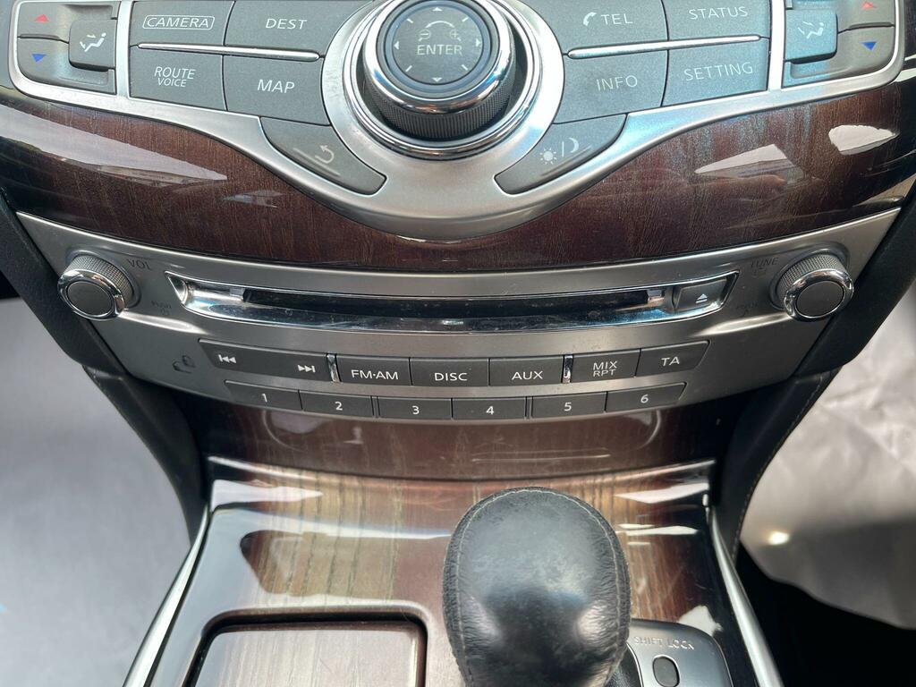 Infiniti Q70 3.5L Premium Tech White #22