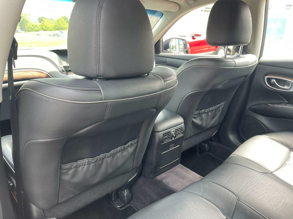 Infiniti Q70 3.5L Premium Tech White #17