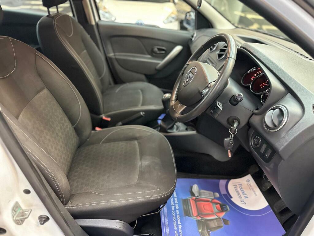 Dacia Logan Mcv 201414 1.5 Dci Laureate Estate Man Red #41