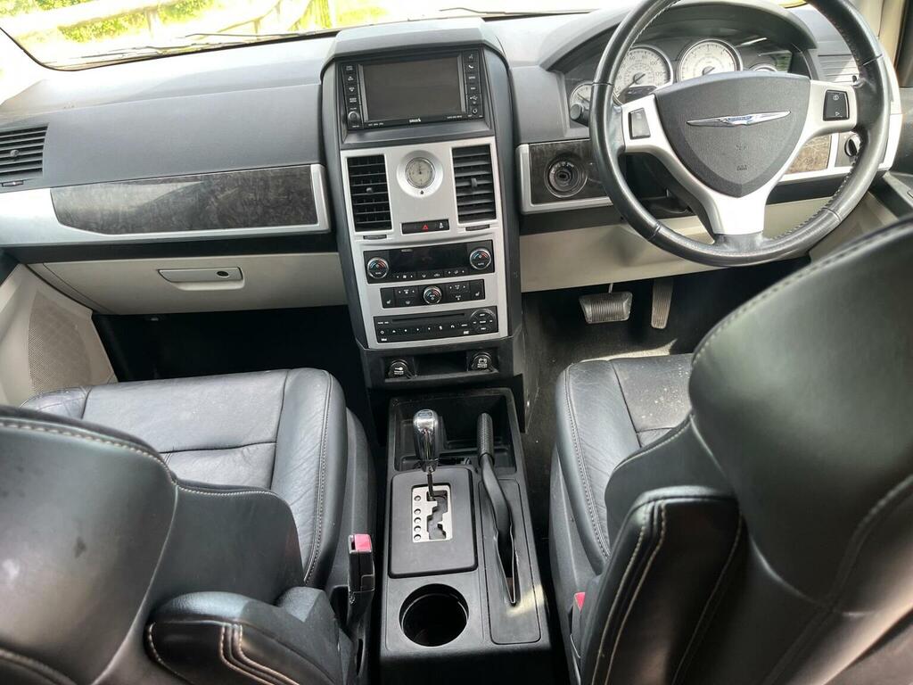 Chrysler Grand Voyager LX Black #7