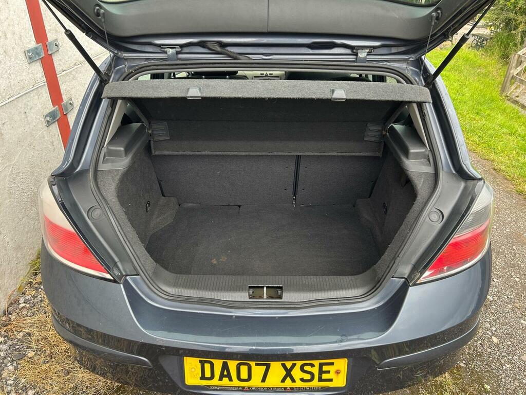 Vauxhall Astra Hatchback Black #14