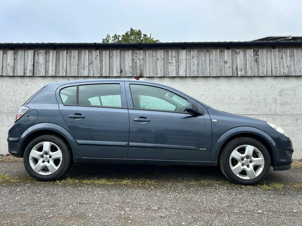 Vauxhall Astra Hatchback Black #7