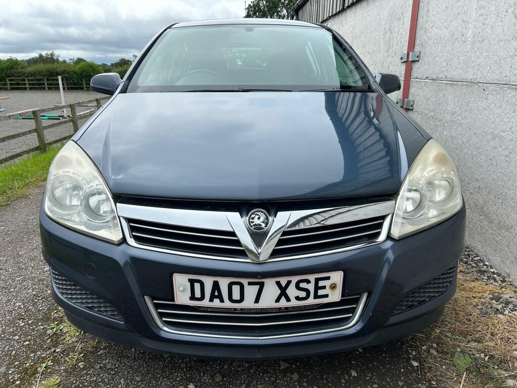 Vauxhall Astra Hatchback Black #5