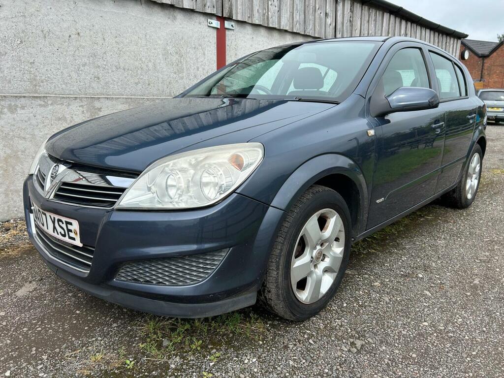 Vauxhall Astra Hatchback Black #1