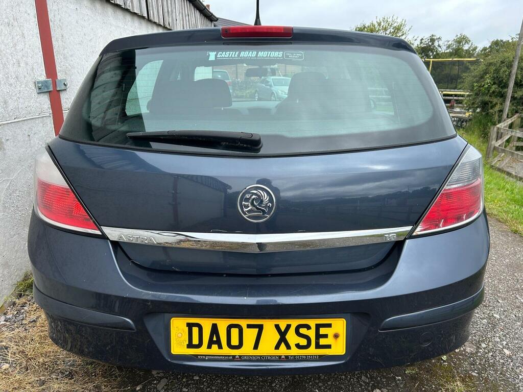 Vauxhall Astra Hatchback Black #4