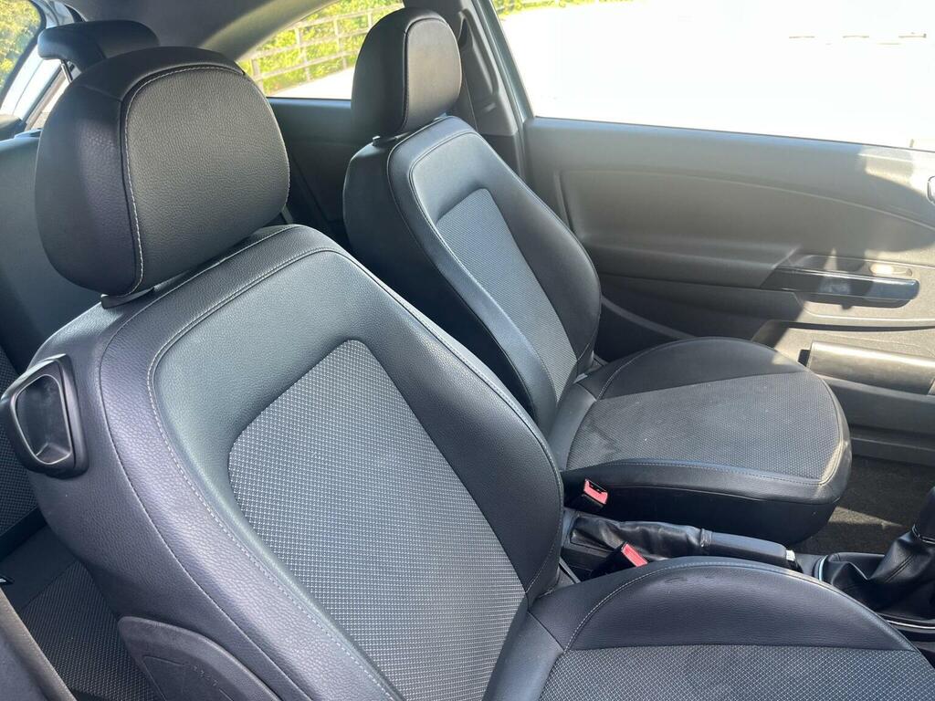 Vauxhall Corsa Design 16V 1.4 Blue #8