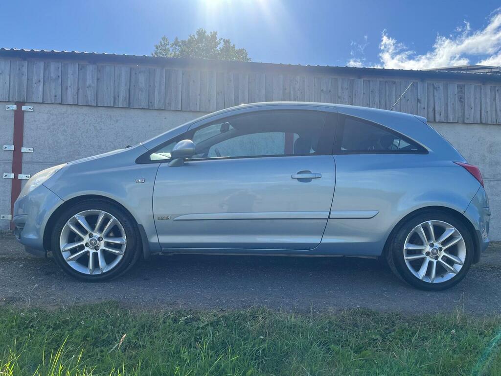 Vauxhall Corsa Design 16V 1.4 Blue #4