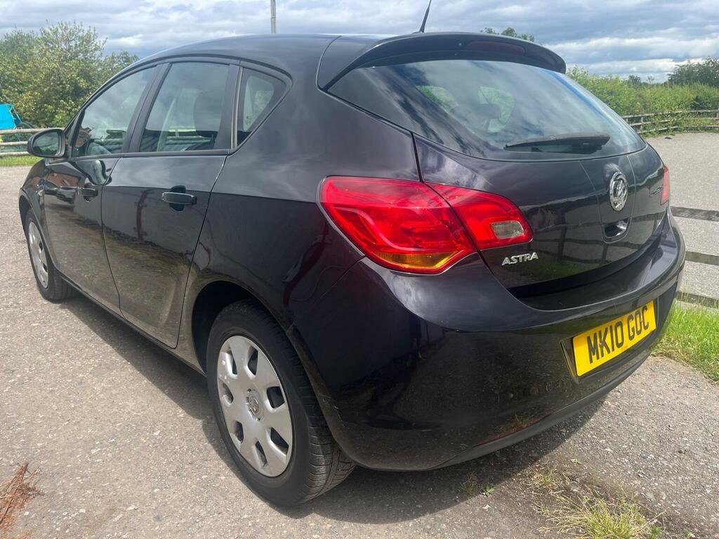 Vauxhall Astra 1.4 16V Exclusiv Euro 5 Black #3