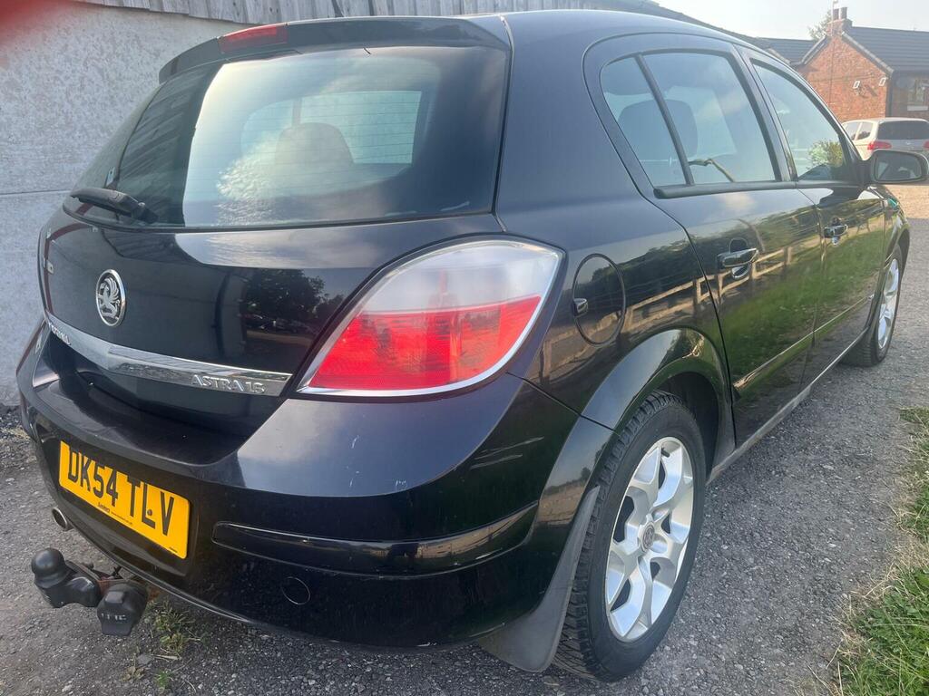 Vauxhall Astra Hatchback 1.6I 16V Club 200404 Gold #4