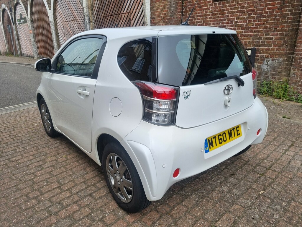 Toyota IQ 1.0 Vvt-i 2 White #4