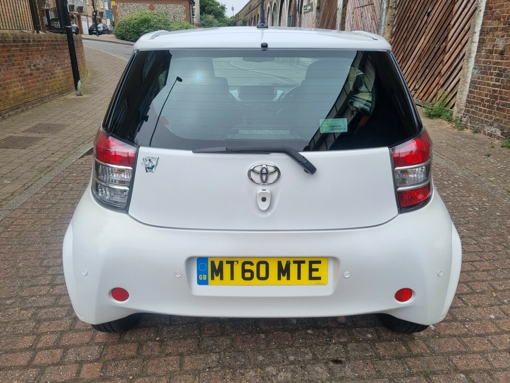 Toyota IQ 1.0 Vvt-i 2 White #5